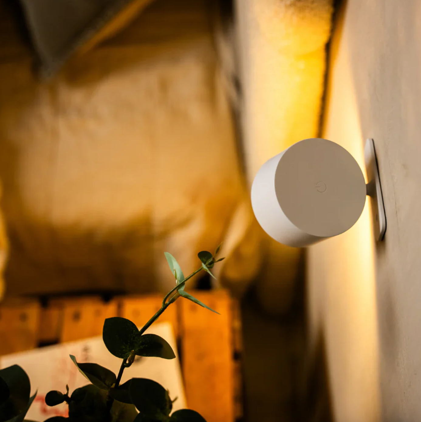 Uppladdningsbar LED-vägglampa med rörelsesensor