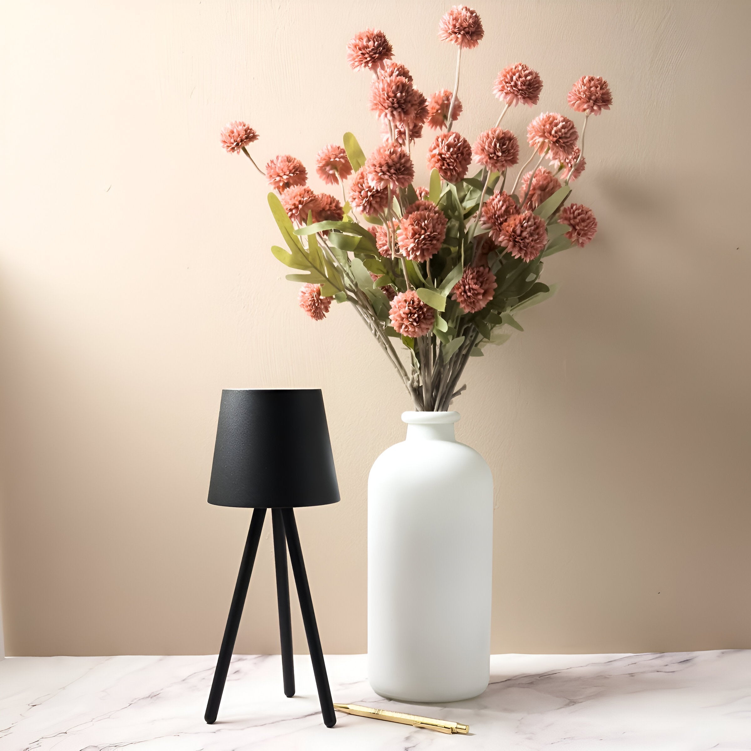 Valeria Lumi – Sladdlös bordslampa i elegant design