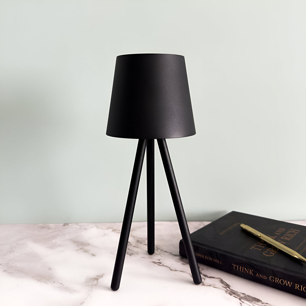 Valeria Lumi – Sladdlös bordslampa i elegant design