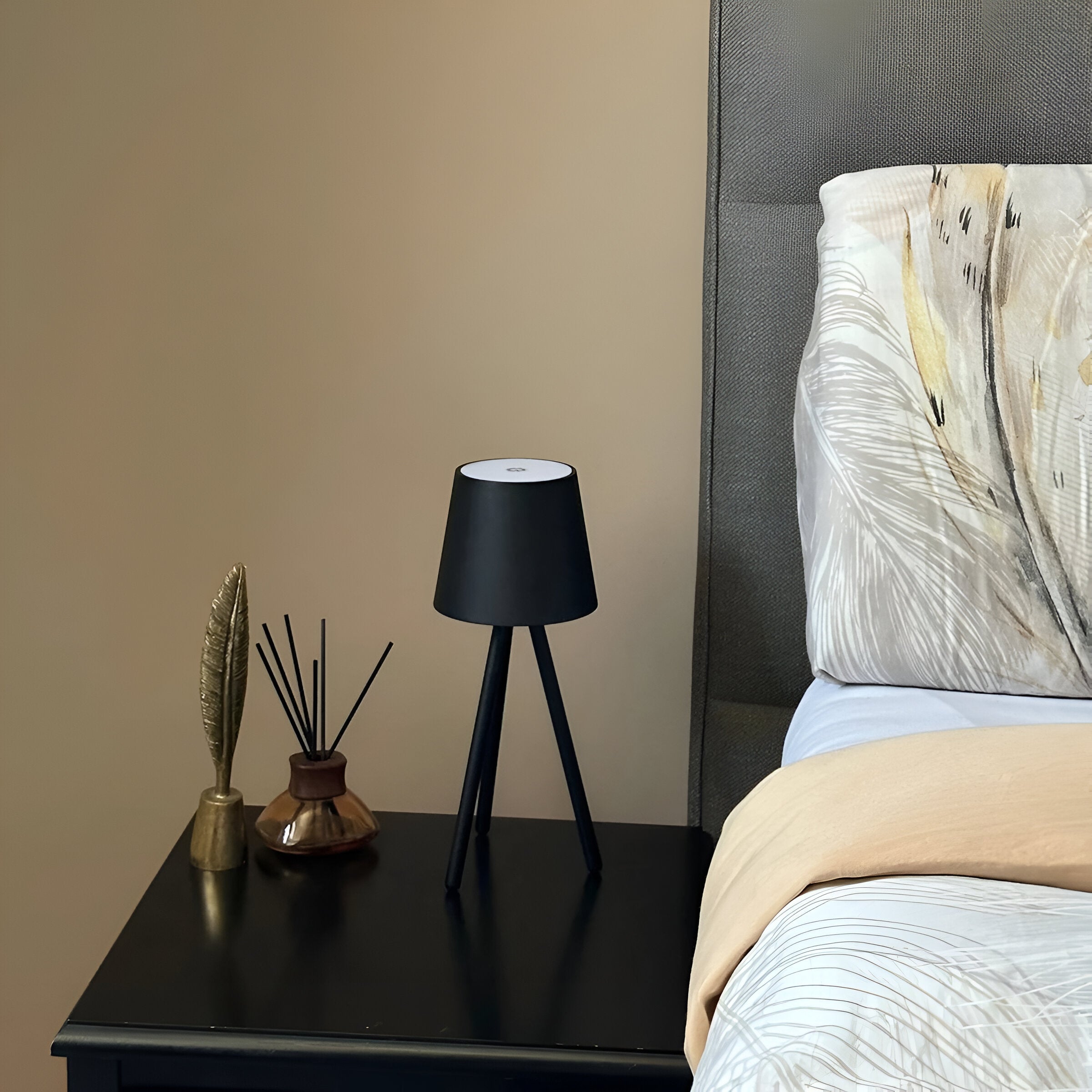 Valeria Lumi – Sladdlös bordslampa i elegant design