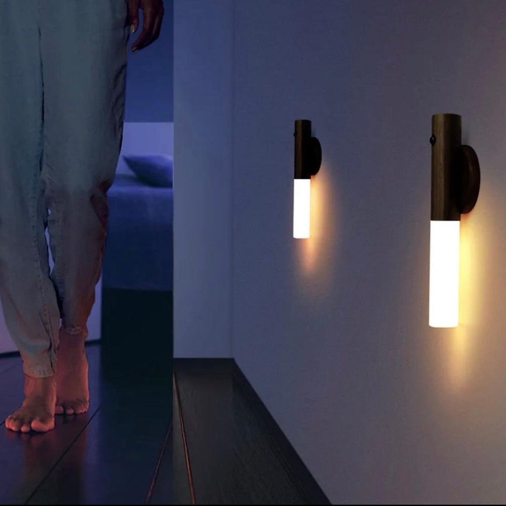 Trådlös LED-vägglampa med magnetfäste