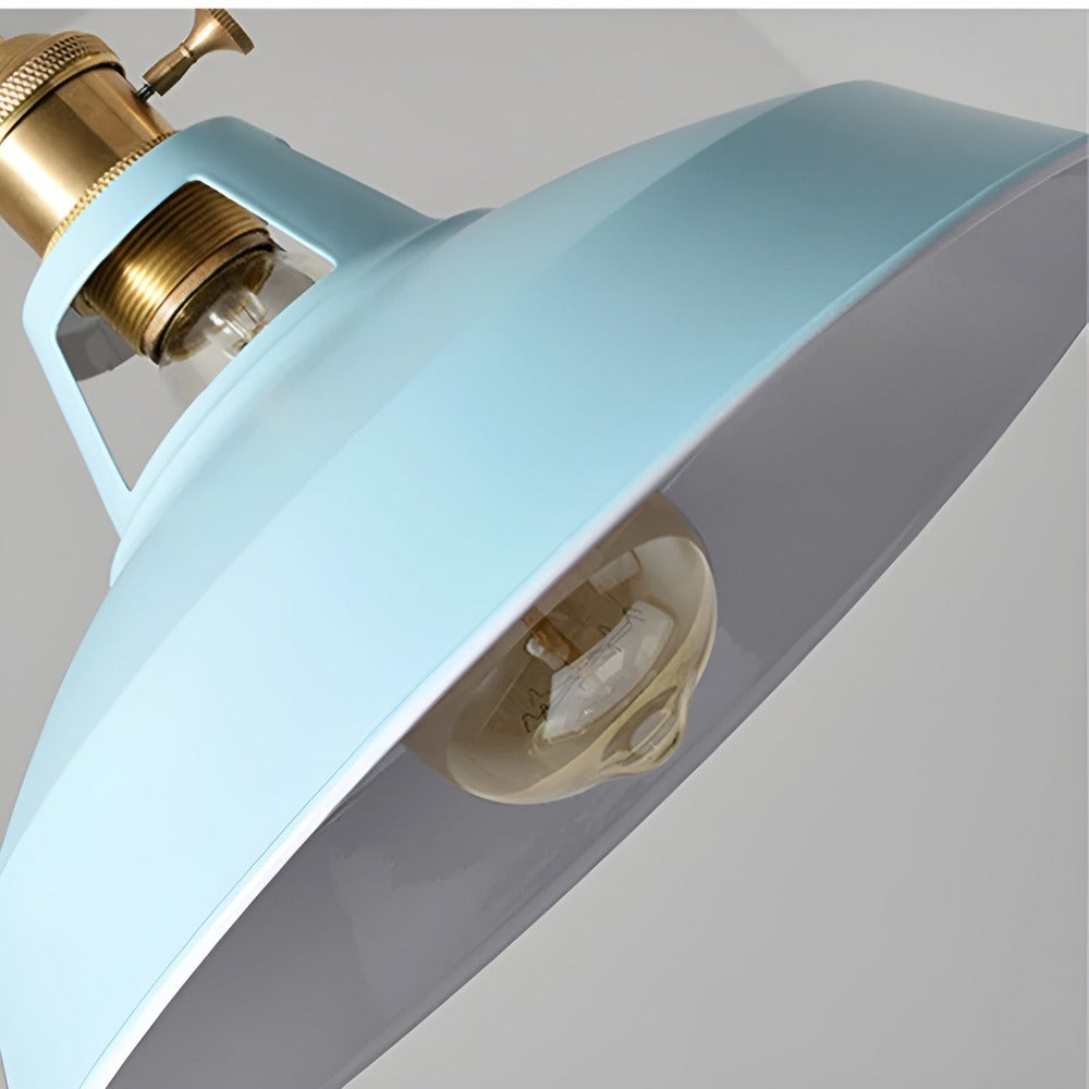 ForgeGlow – Industriell Retro Taklampa med Färgaccent