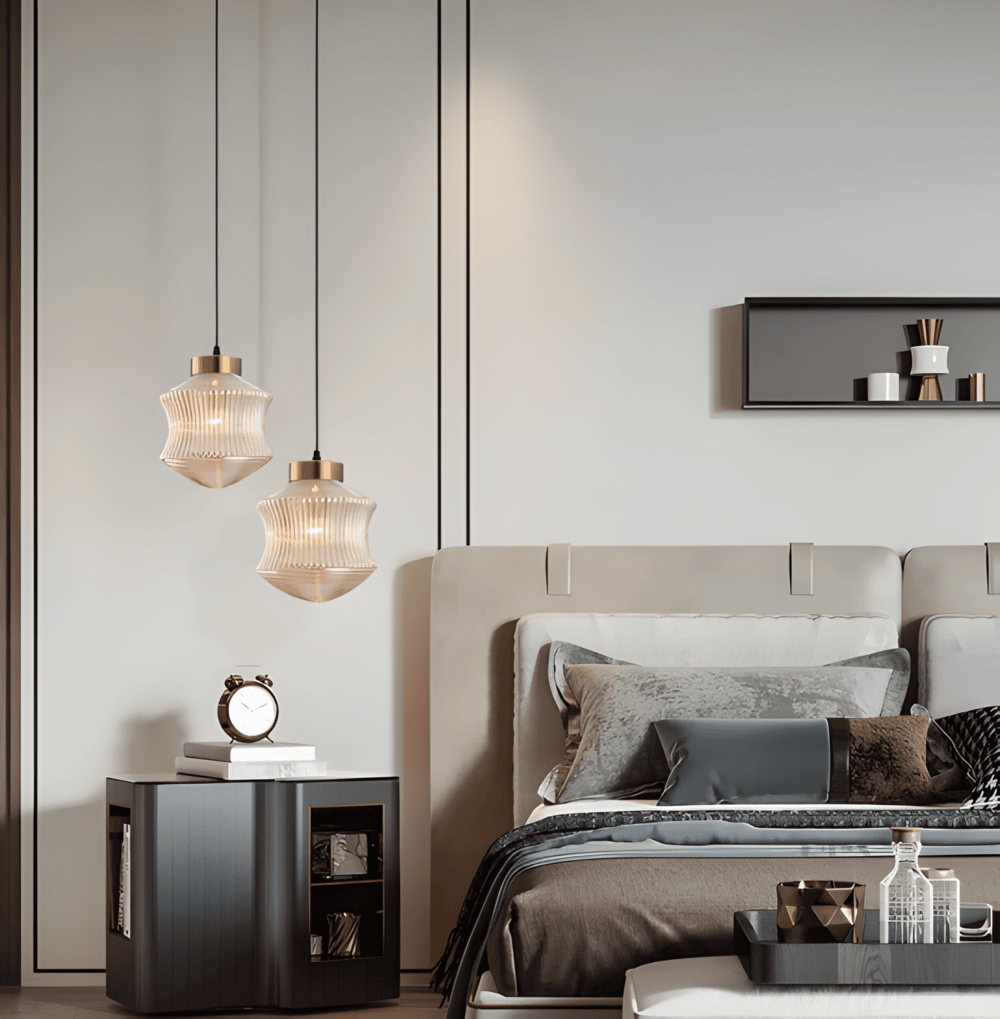 Vitrina – Pendellampa i Räfflat Glas & Vintagefinish