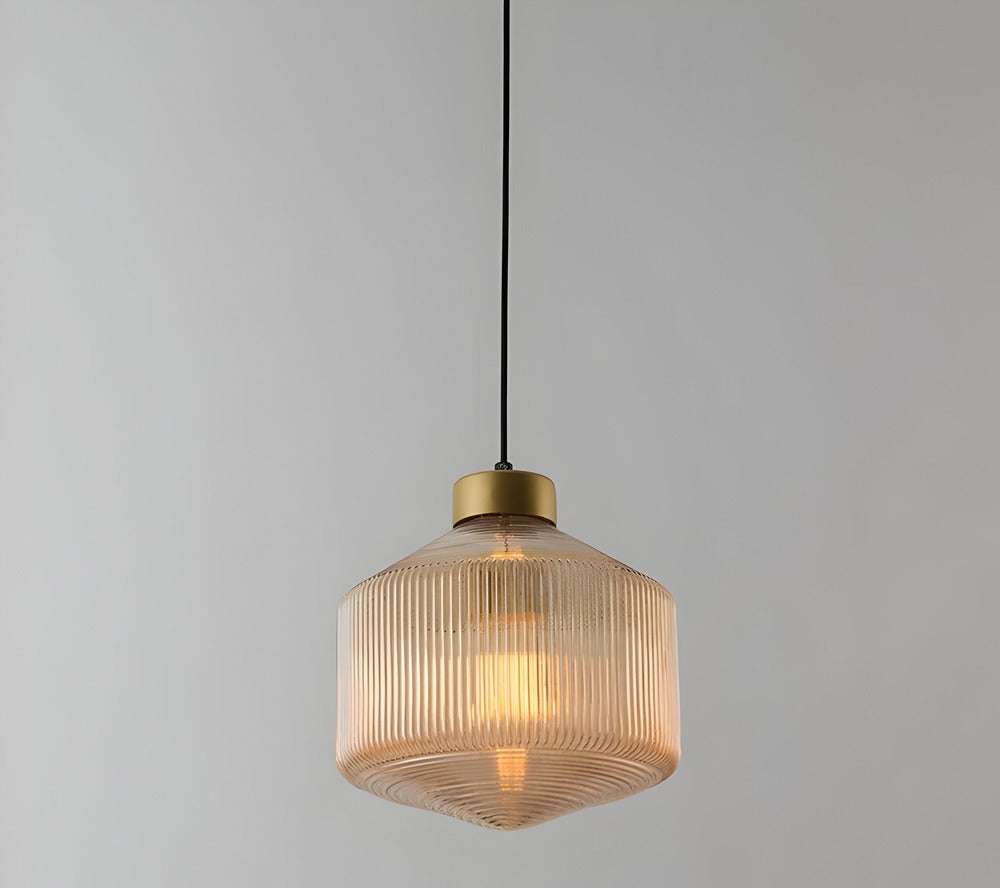 Vitrina – Pendellampa i Räfflat Glas & Vintagefinish