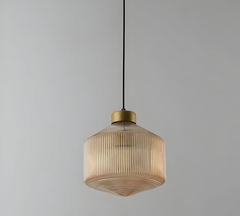 Vitrina – Pendellampa i Räfflat Glas & Vintagefinish