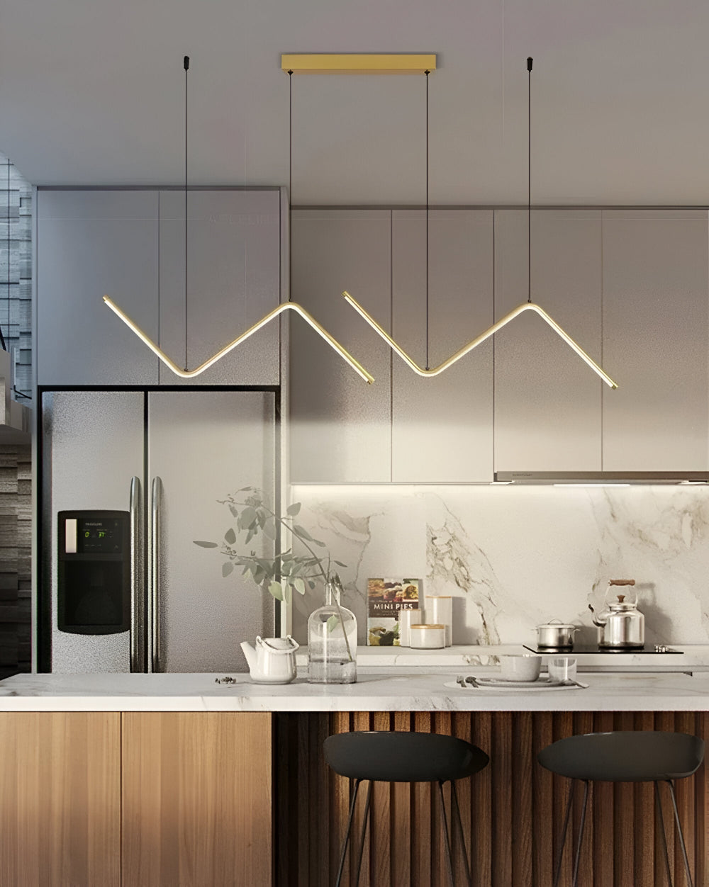 Lunaro – Triangulär LED-Pendellampa i Svart & Guld