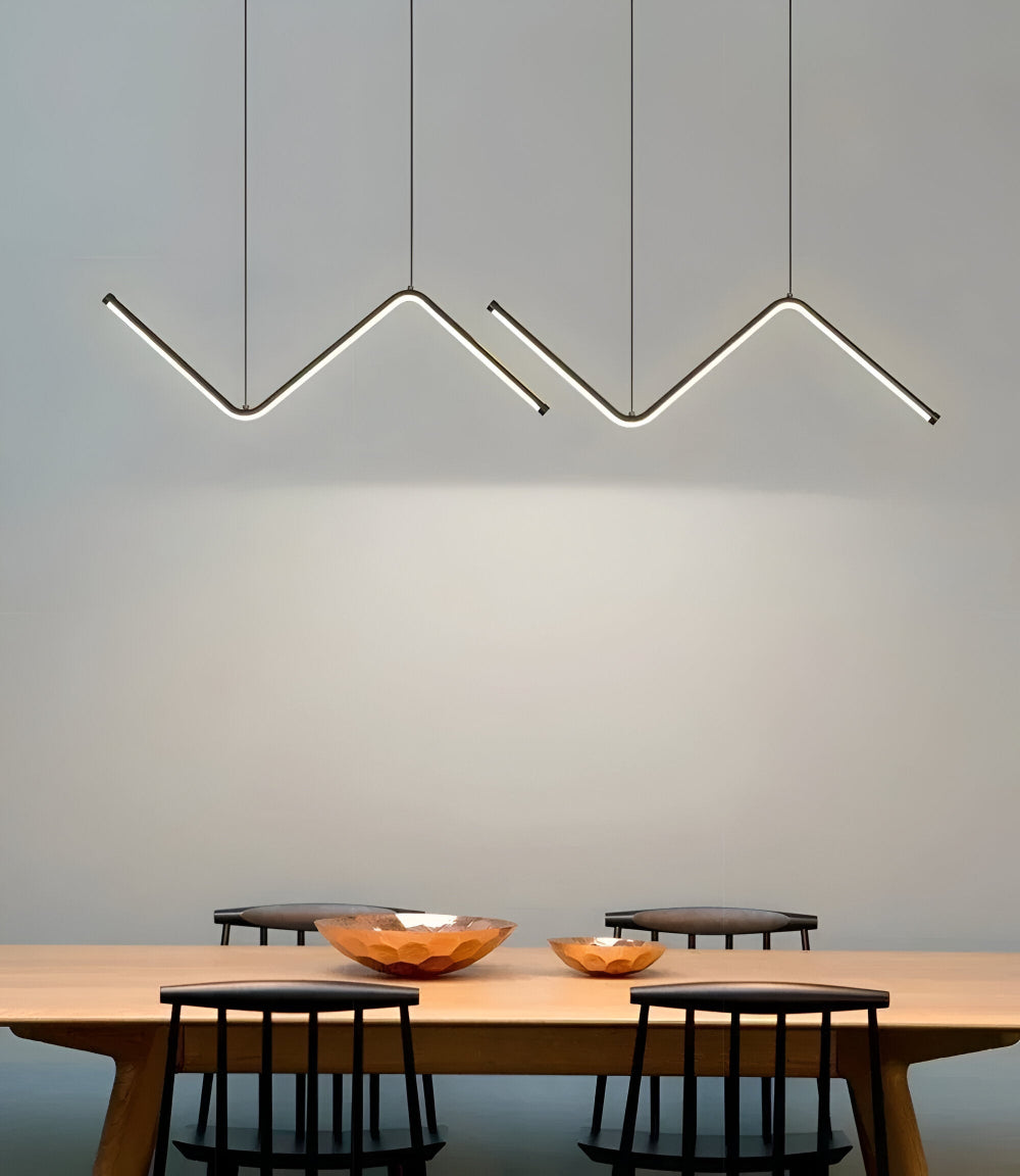 Lunaro – Triangulär LED-Pendellampa i Svart & Guld