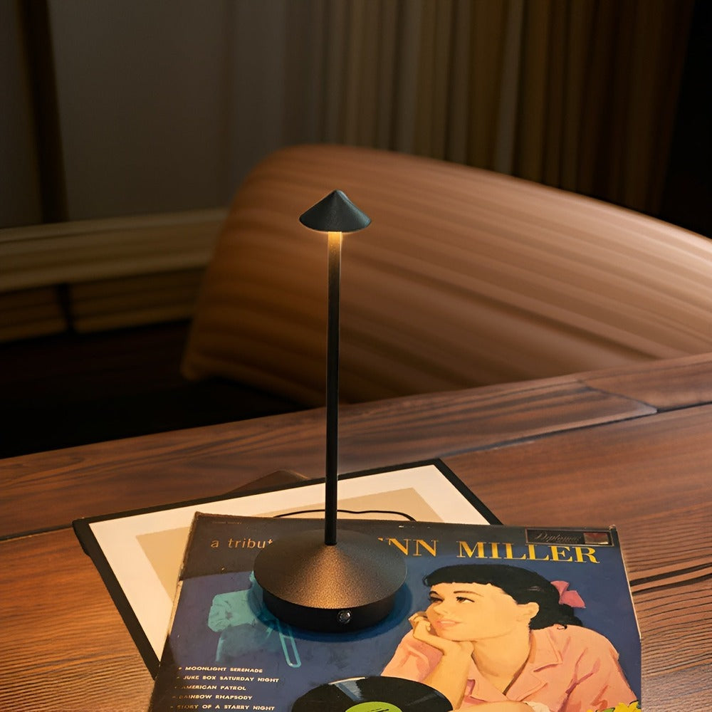 Valeria Nova – Uppladdningsbar LED-lampa med touch