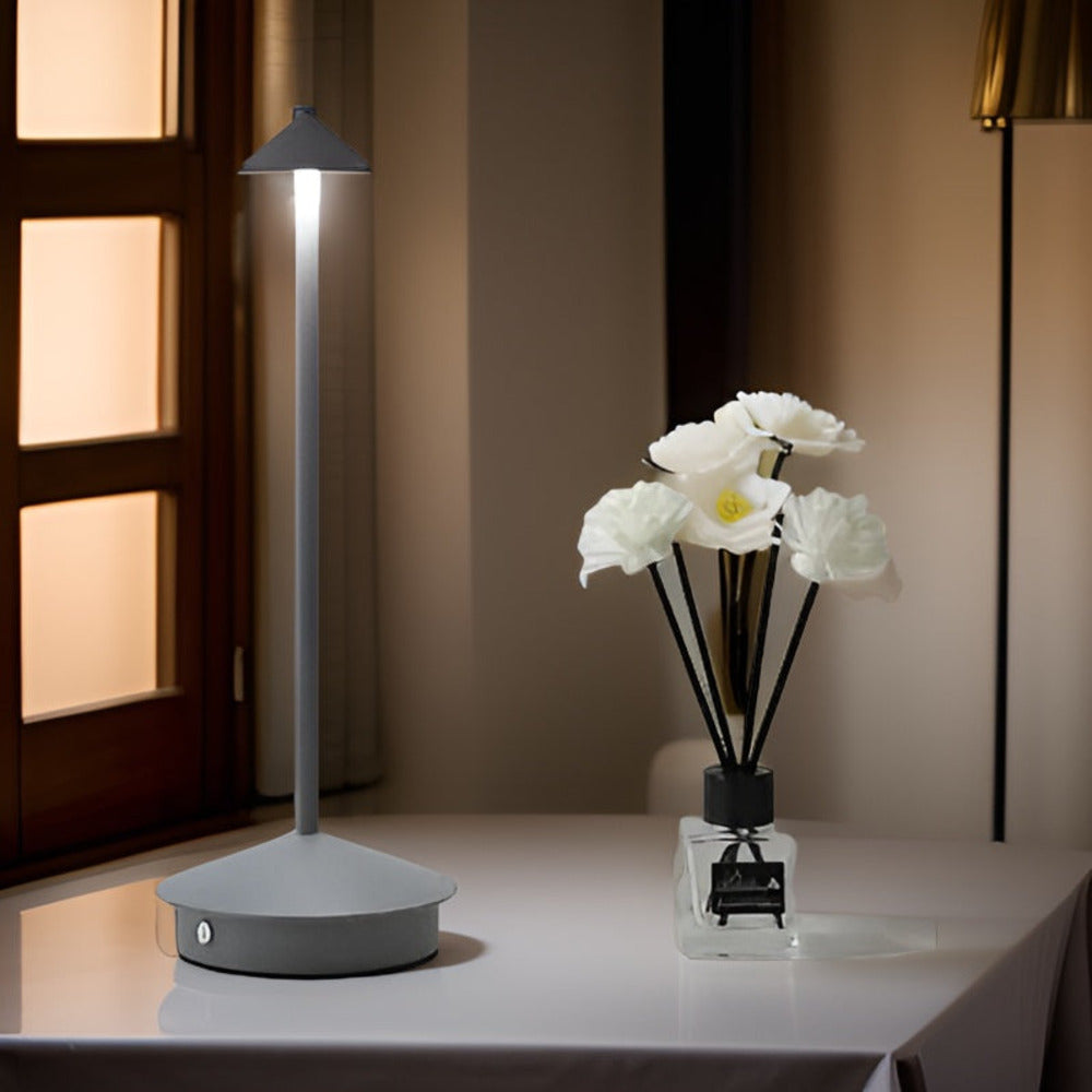 Valeria Nova – Uppladdningsbar LED-lampa med touch