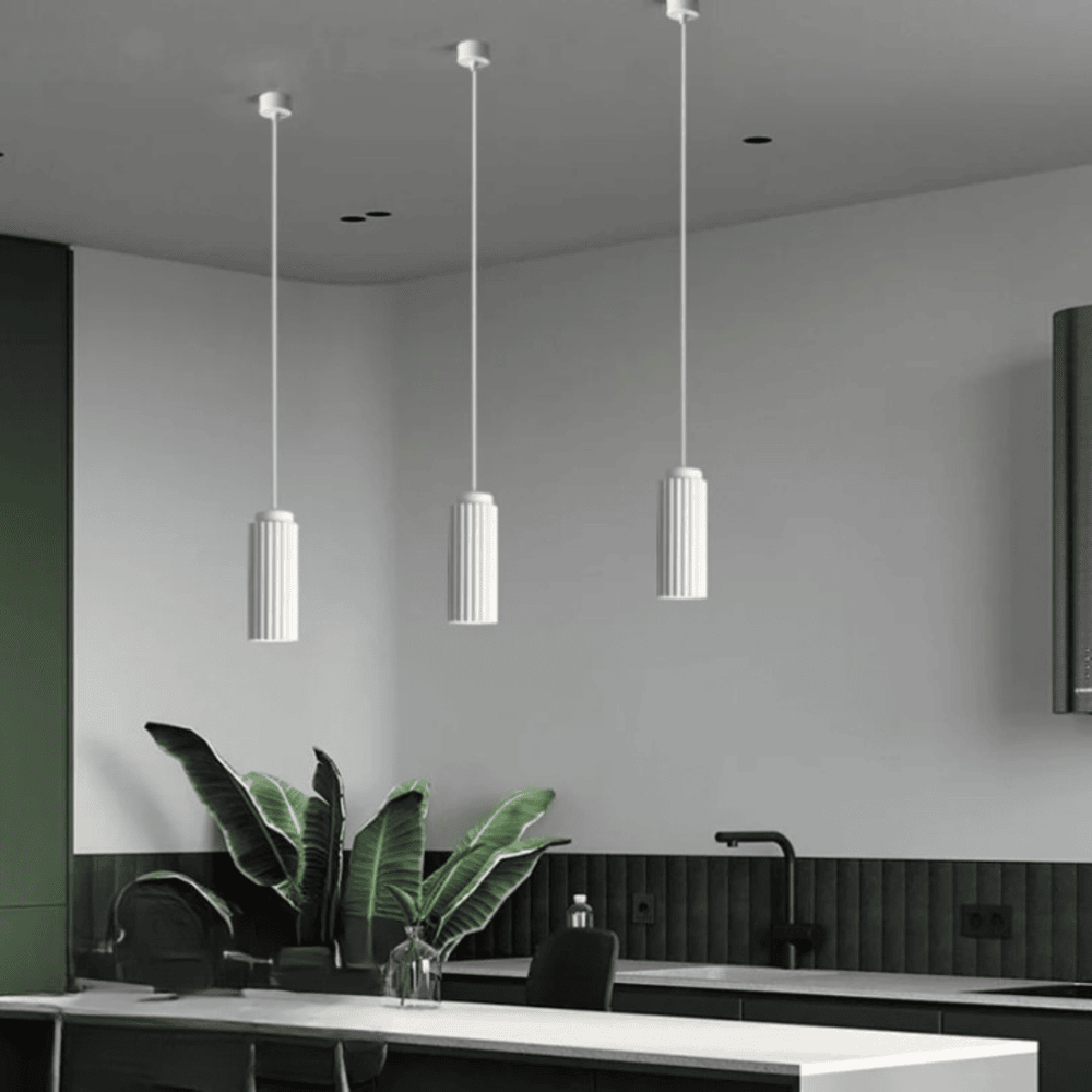 Lunava – Skandinavisk Taklampa i Glas & Metall