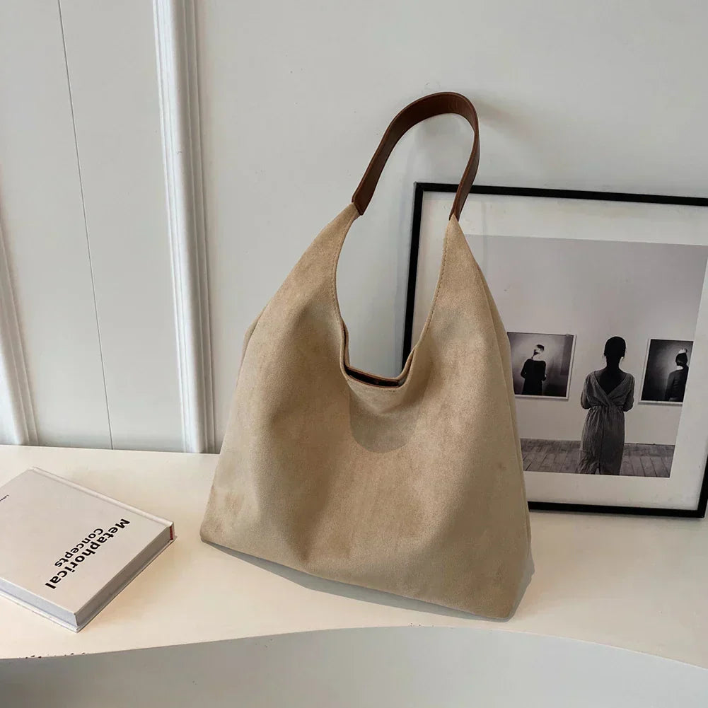 Dana Soft Tote™ – vårens måstebag i beige